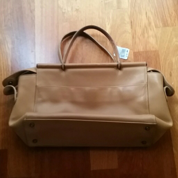 Coach Handbags - CLEARANCE Tan leather COACH bag